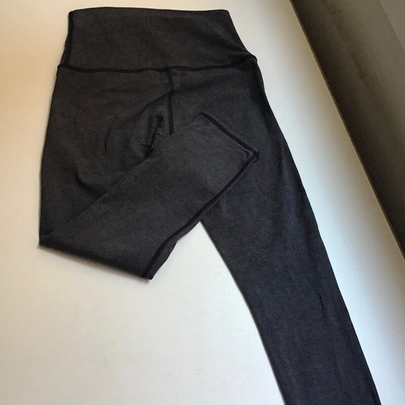 🧘🏻‍♀️SOLD🧘🏻‍♀️Lululemon Wunder Under Crop - Picture 9 of 10